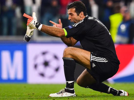 Theshy微博晒照：感谢大家昨天祝贺我的出道纪念日